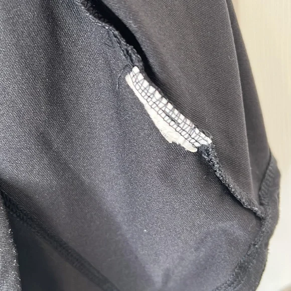 Old Navy Women’s Active Semi-Fitted 1/4 Zip Black Jacket. Size XS - Picture 4 of 8